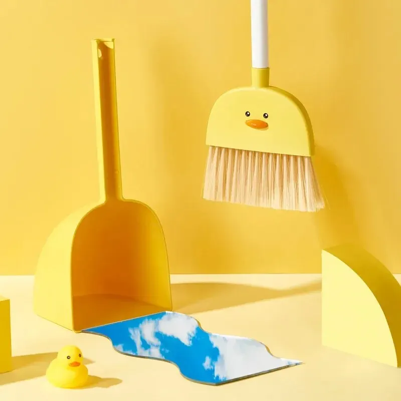 Пищевой полипропилен, детский  – обзор и цена Kids Outdoor Broom